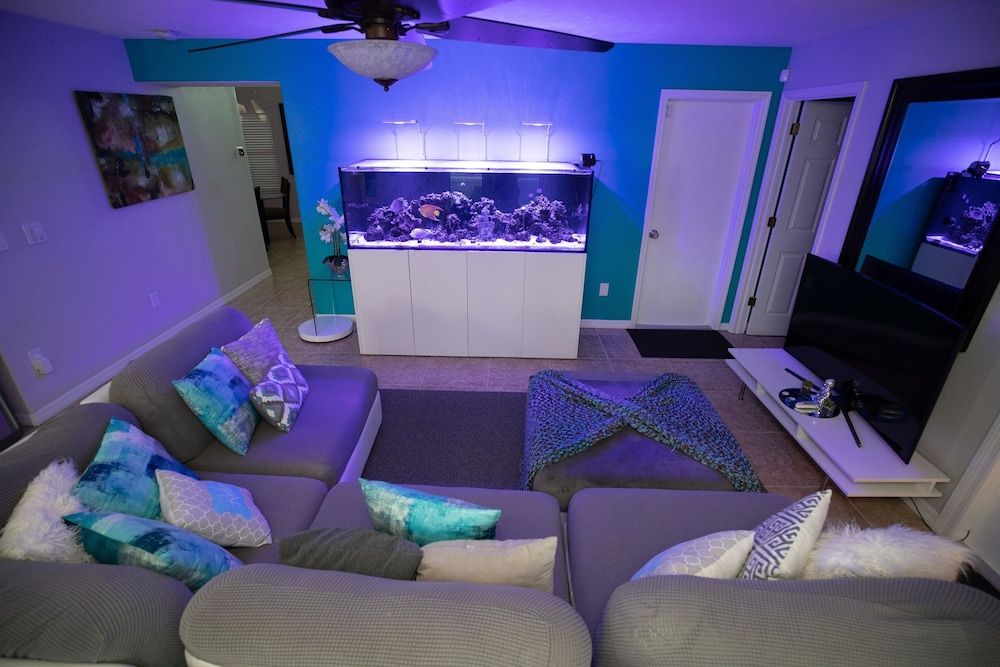 Gorgeous Urban Oasis W/hot Tub, Heated Pool And Private Movie Theater 3 Bedroom Home by RedAwning House, 3 Bedrooms 22