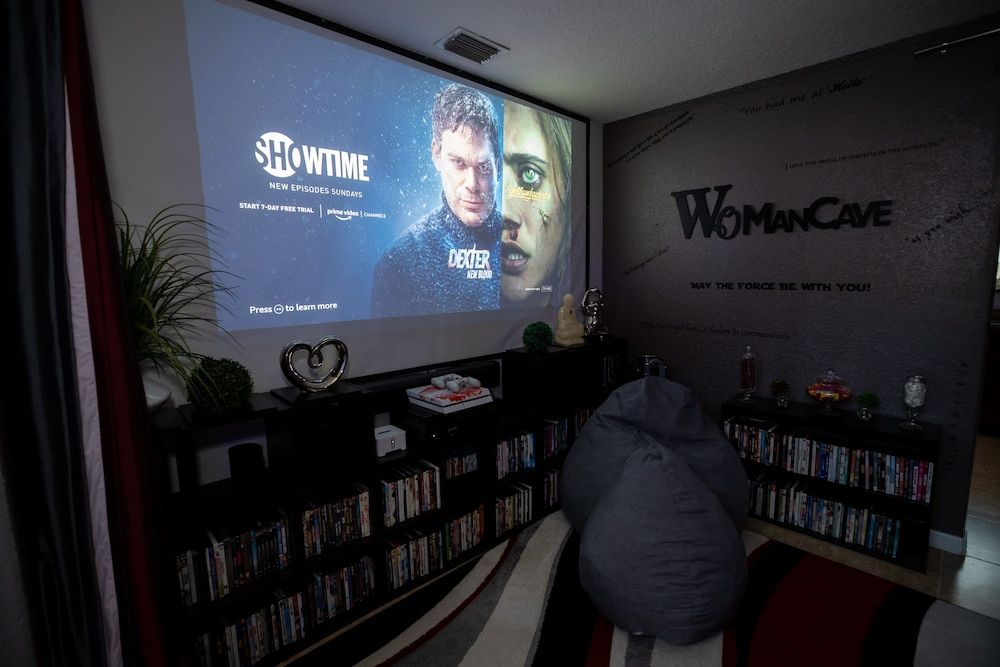 Gorgeous Urban Oasis W/hot Tub, Heated Pool And Private Movie Theater 3 Bedroom Home by RedAwning House, 3 Bedrooms 57