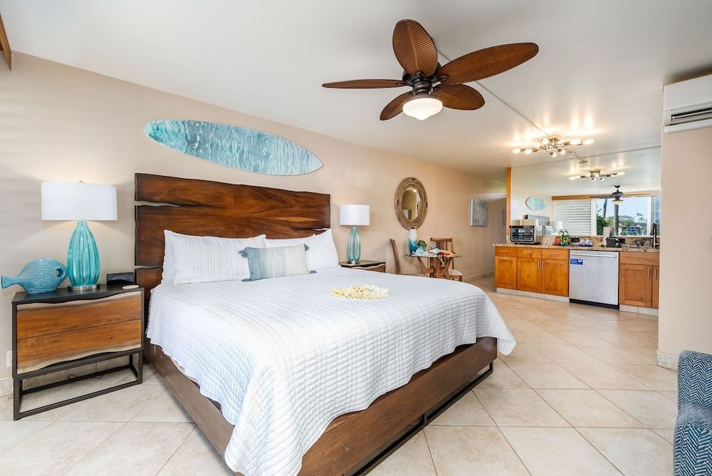 Napili Shores A106 0 Bedroom Condo by RedAwning Studio 3