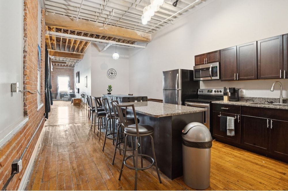 Downtown Detroit Loft - Fully equipped & Absolutely Gorgeous theme by RedAwning