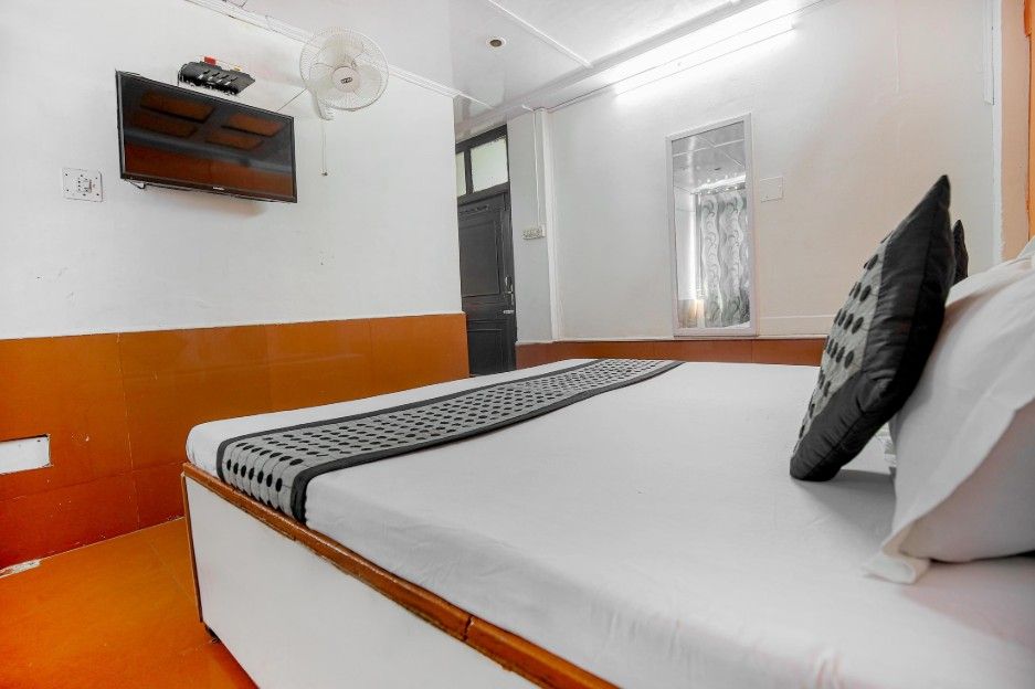 Hotel Himachal Deluxe Room 4