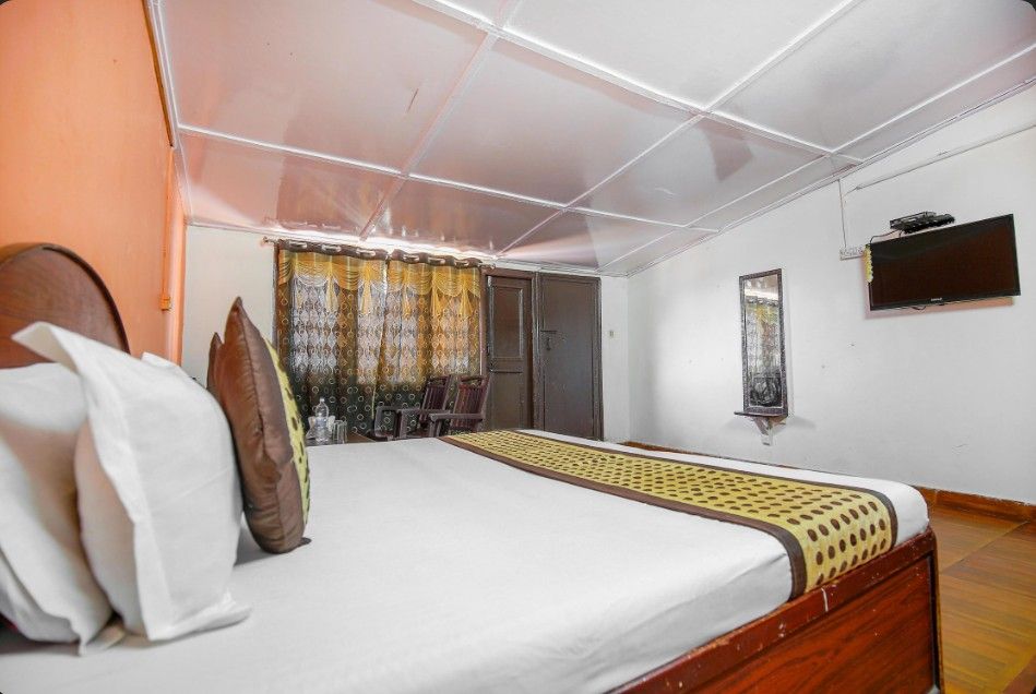 Hotel Himachal Deluxe Room 2