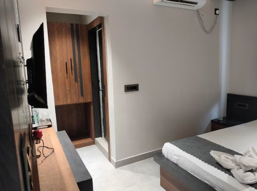 HOTEL P.R.Y STAY STATION Corporate Room (Best for Double occupancy) 3