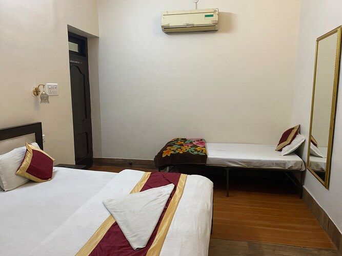 Hotel Vacation SuperDeluxe queen Bedroom