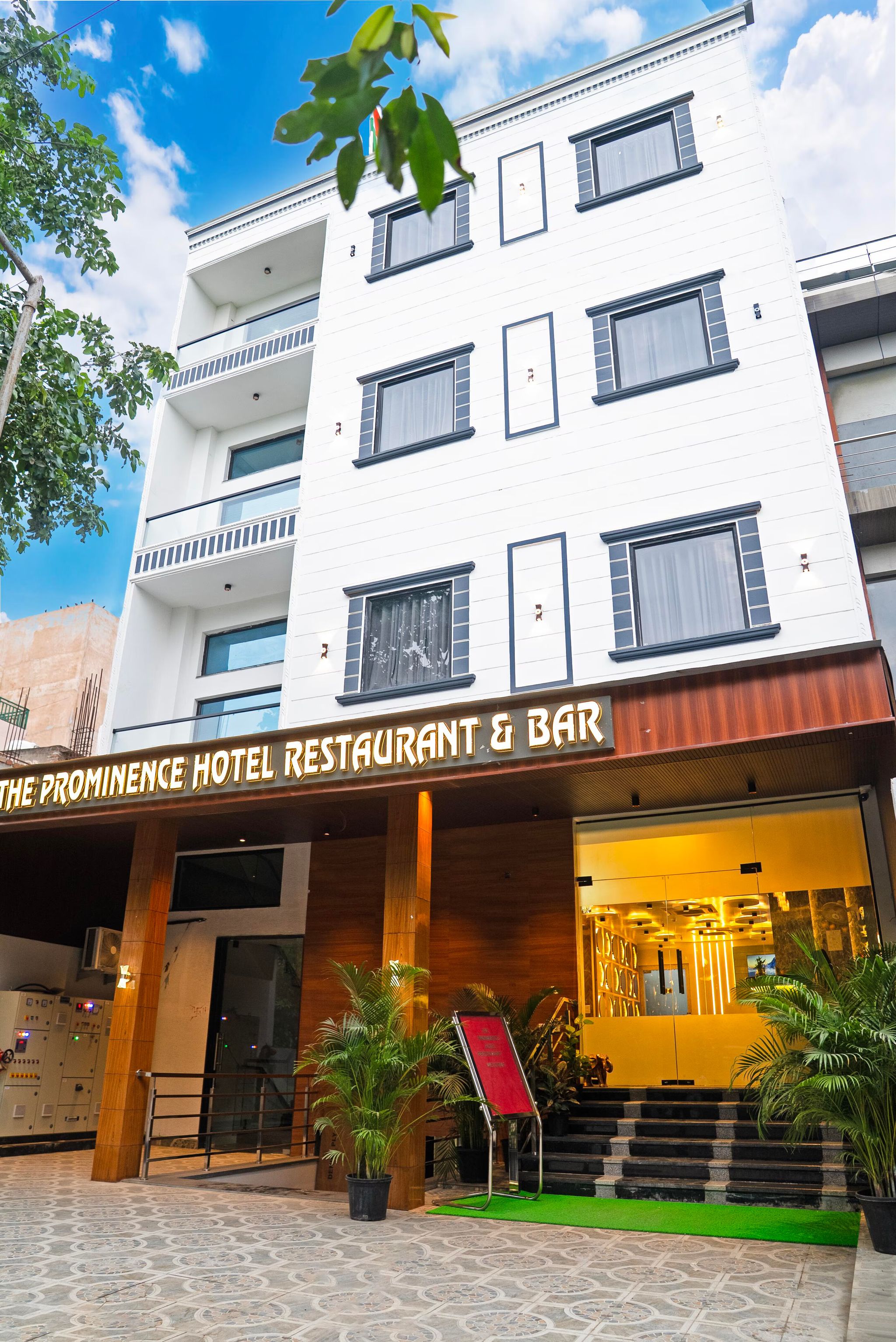 The Prominence Hotel, Restaurant & Bar