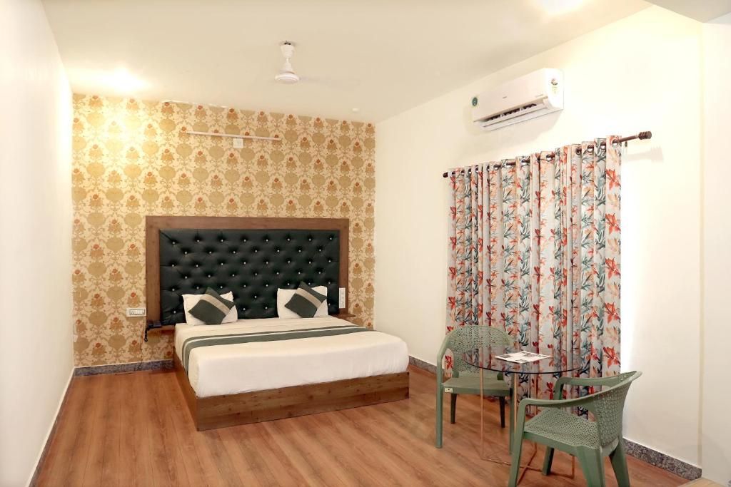 Hotel Tree of Heaven  Deluxe room  6