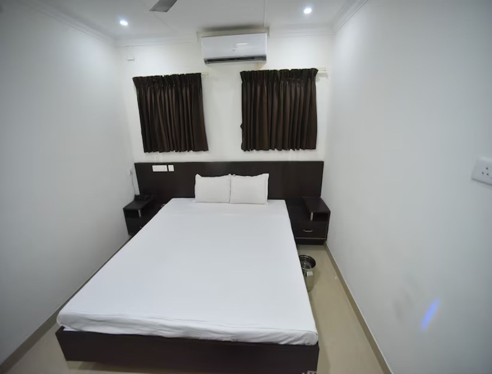 Standard Room - AC