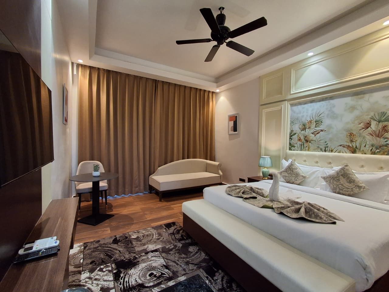 Olive Green Resorts and Villa Room In a Luxury Villa 6