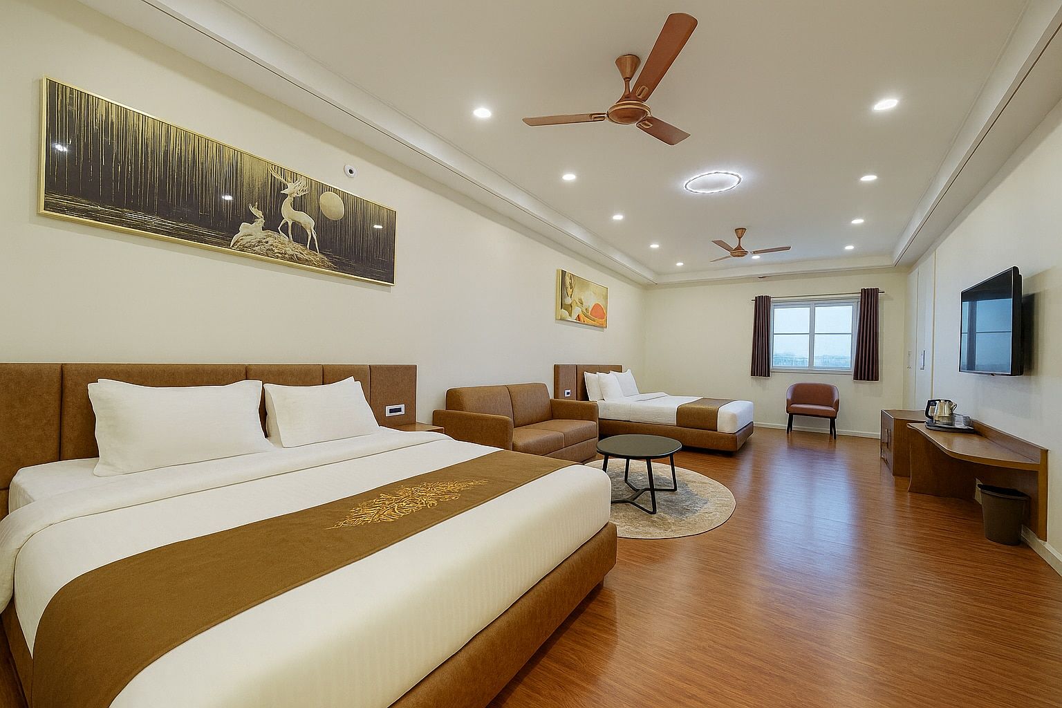 Royale Imperial Suite