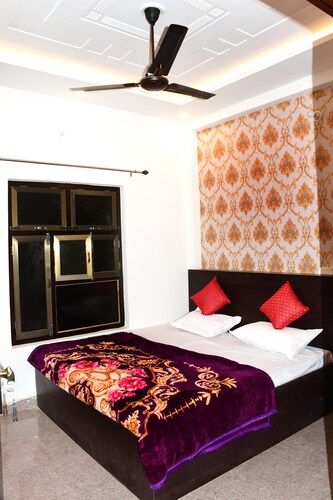 Hotel Aashirwad Palace Executive Room 3