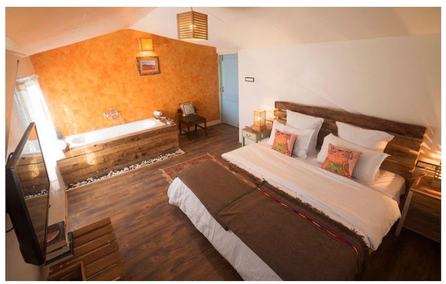 Pahari Cabin (3BHK + Living Area + Terrace)
