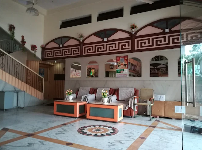 CHALUKYA DELUXE LODGE