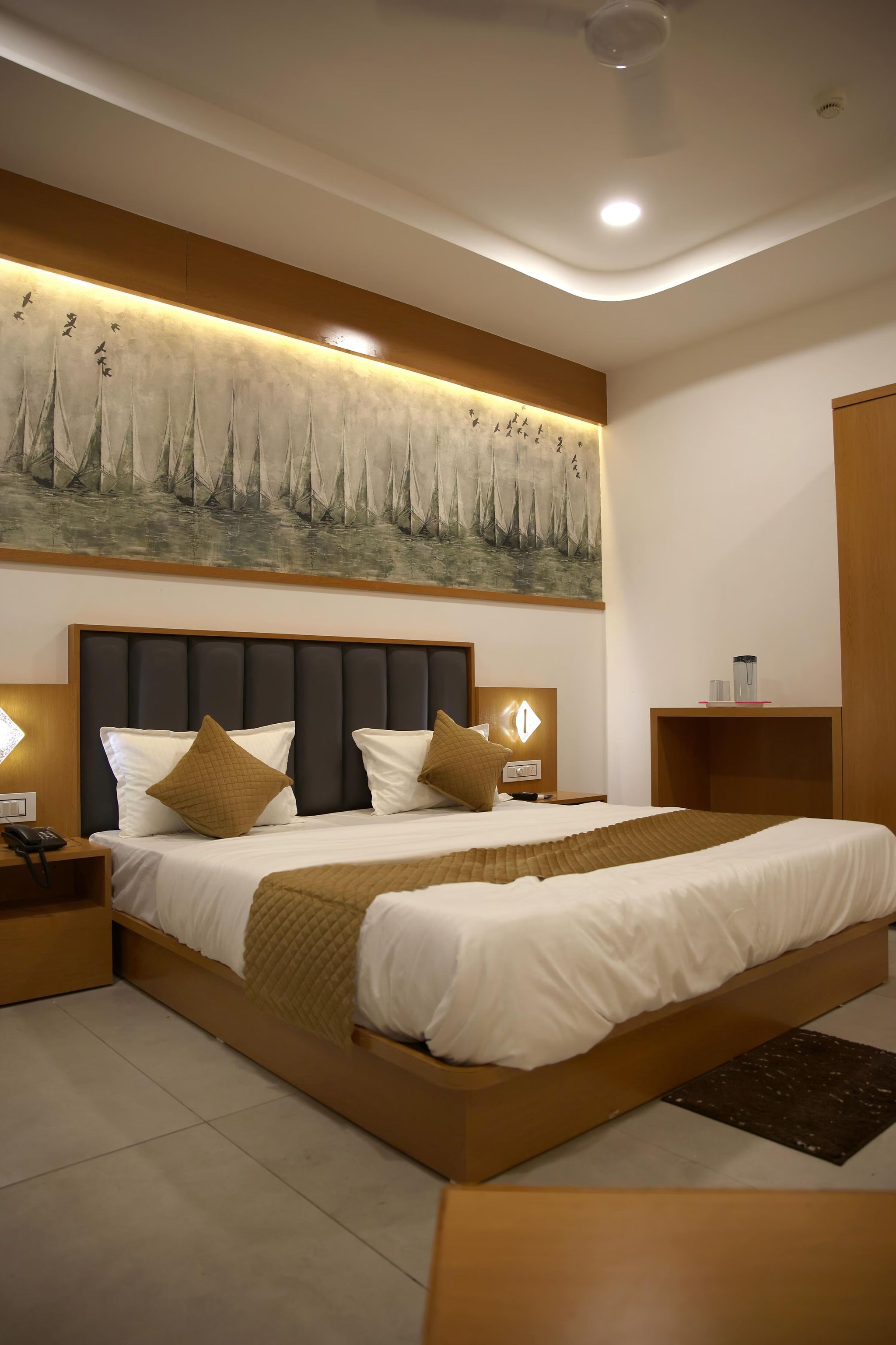 Deluxe Double Bed AC Room