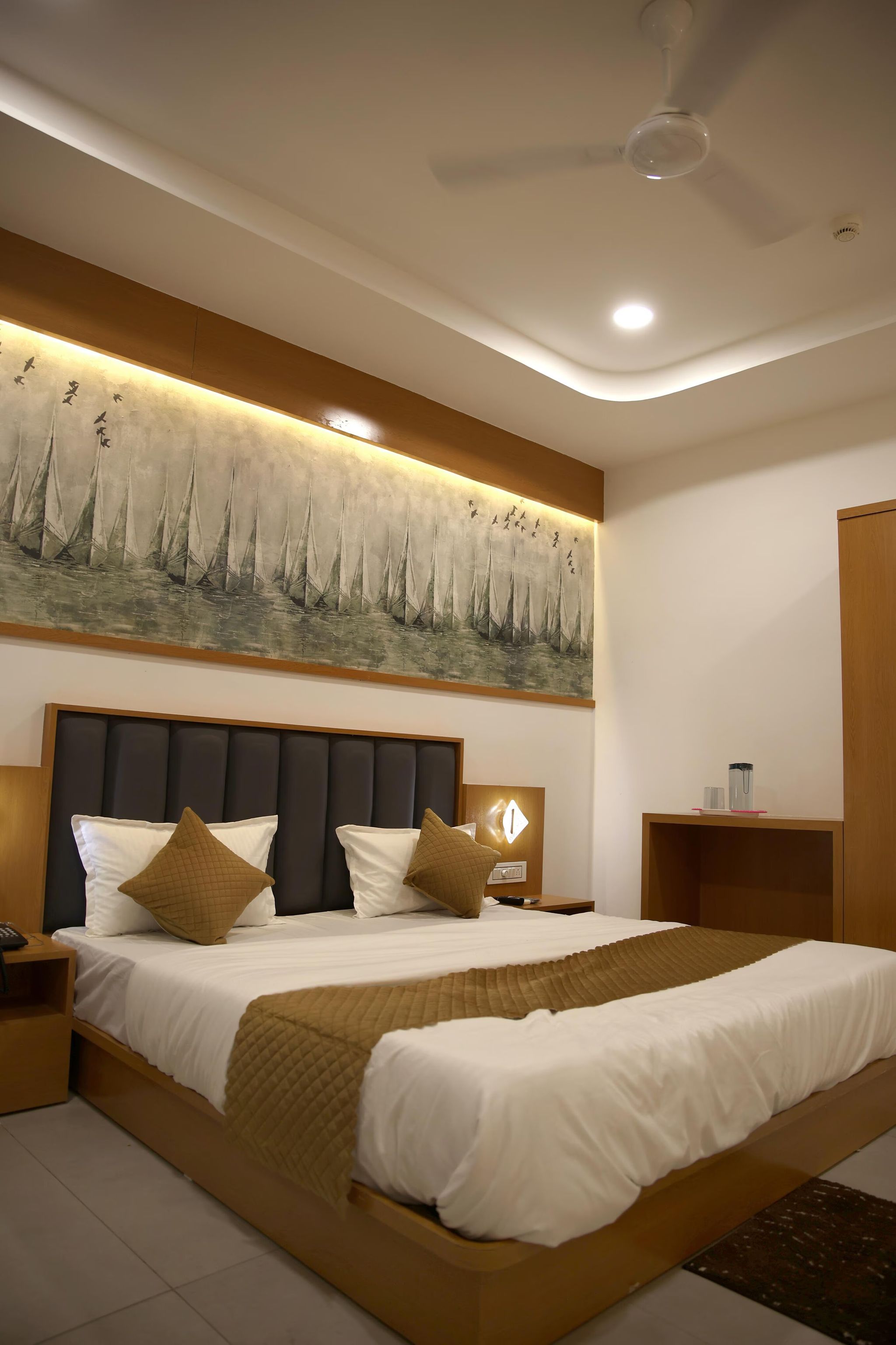 Deluxe Double Bed AC Room