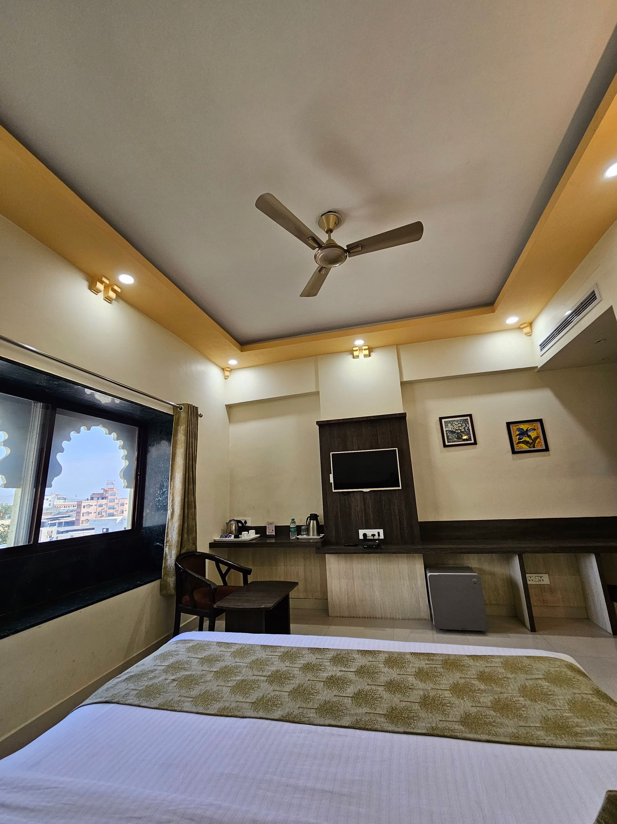 Hotel Riddhi Inn Deluxe Room 4