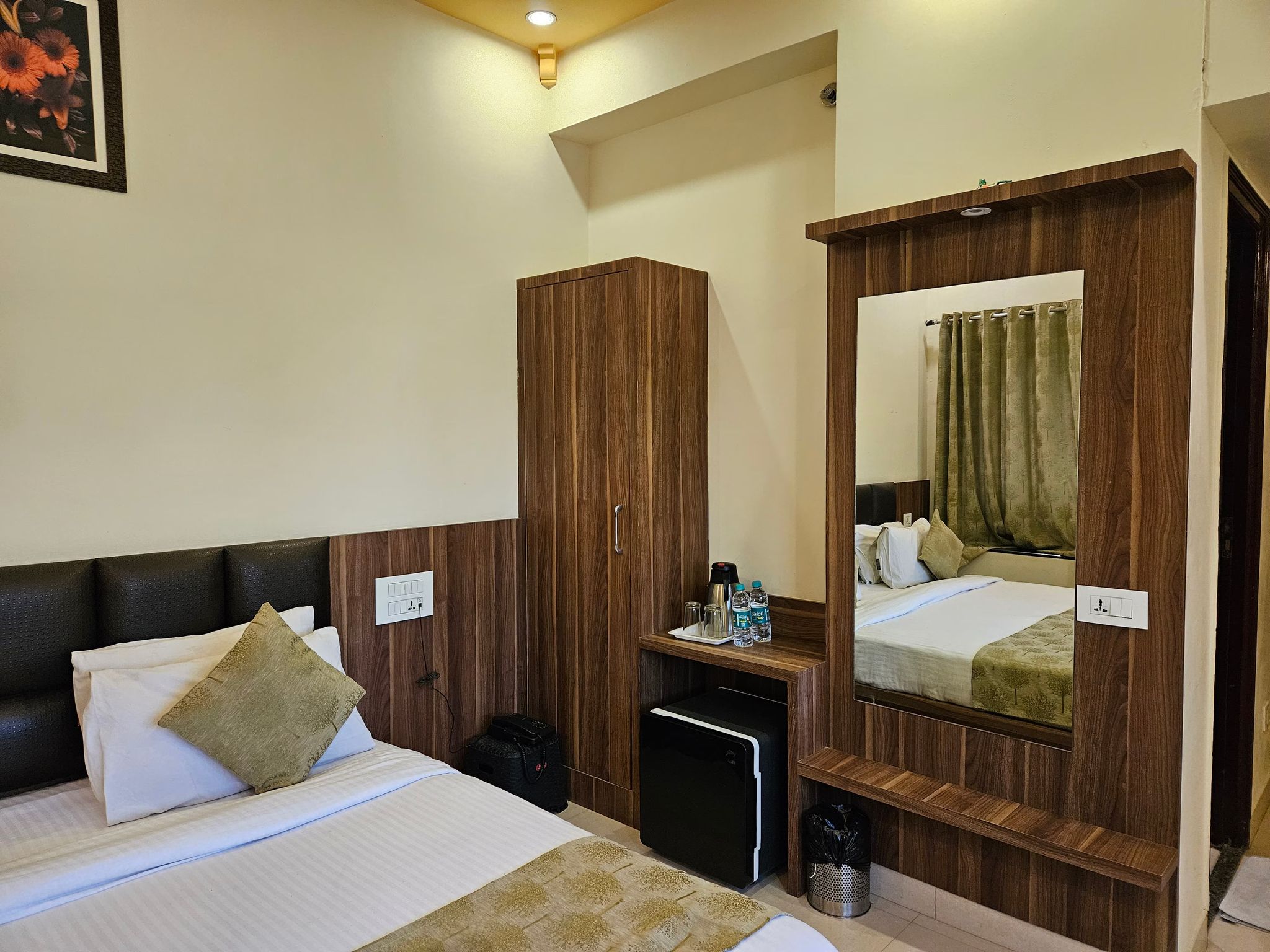 Hotel Riddhi Inn Deluxe Room