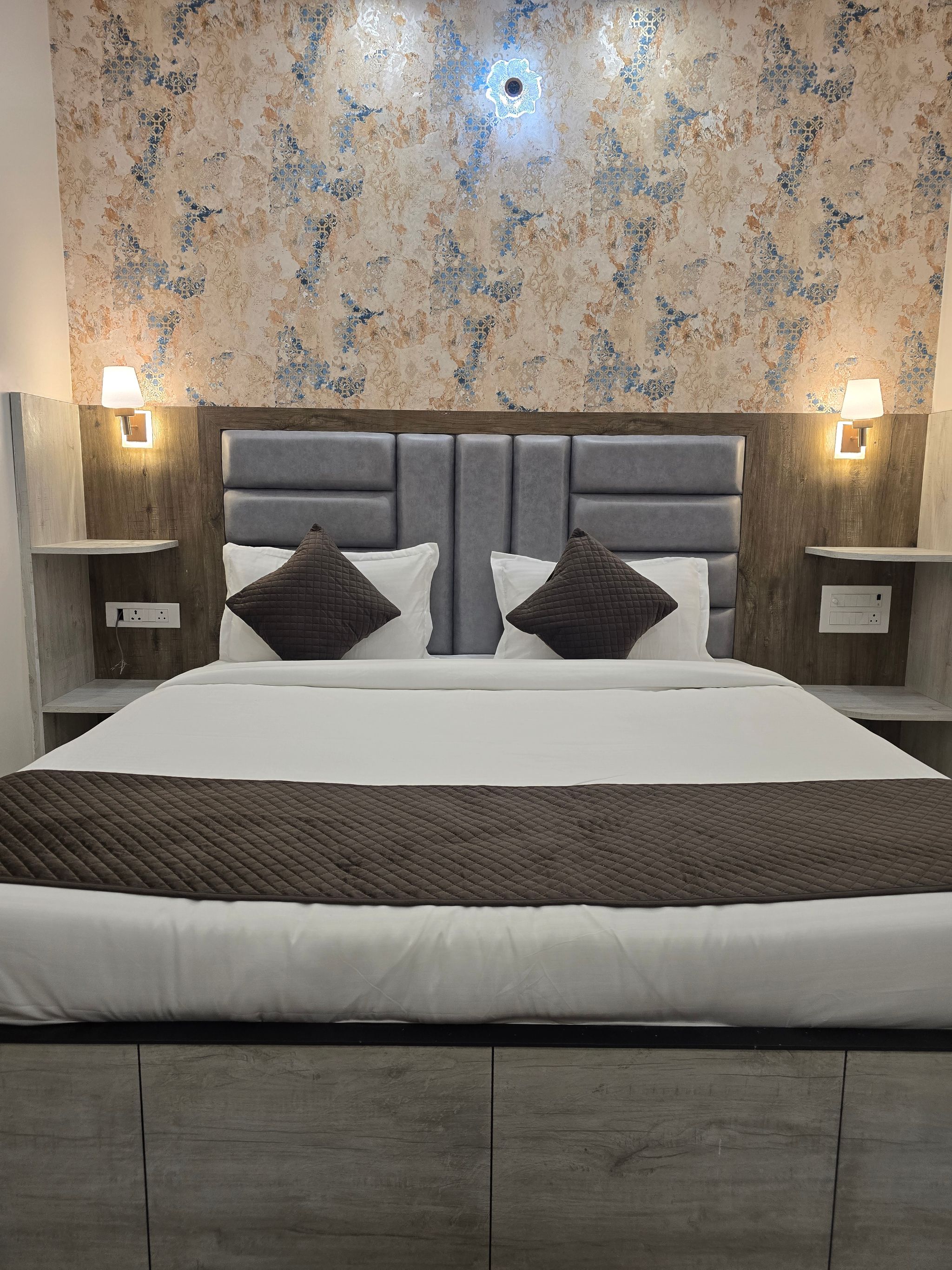 Hotel Kashi Mantram Standard Room 4