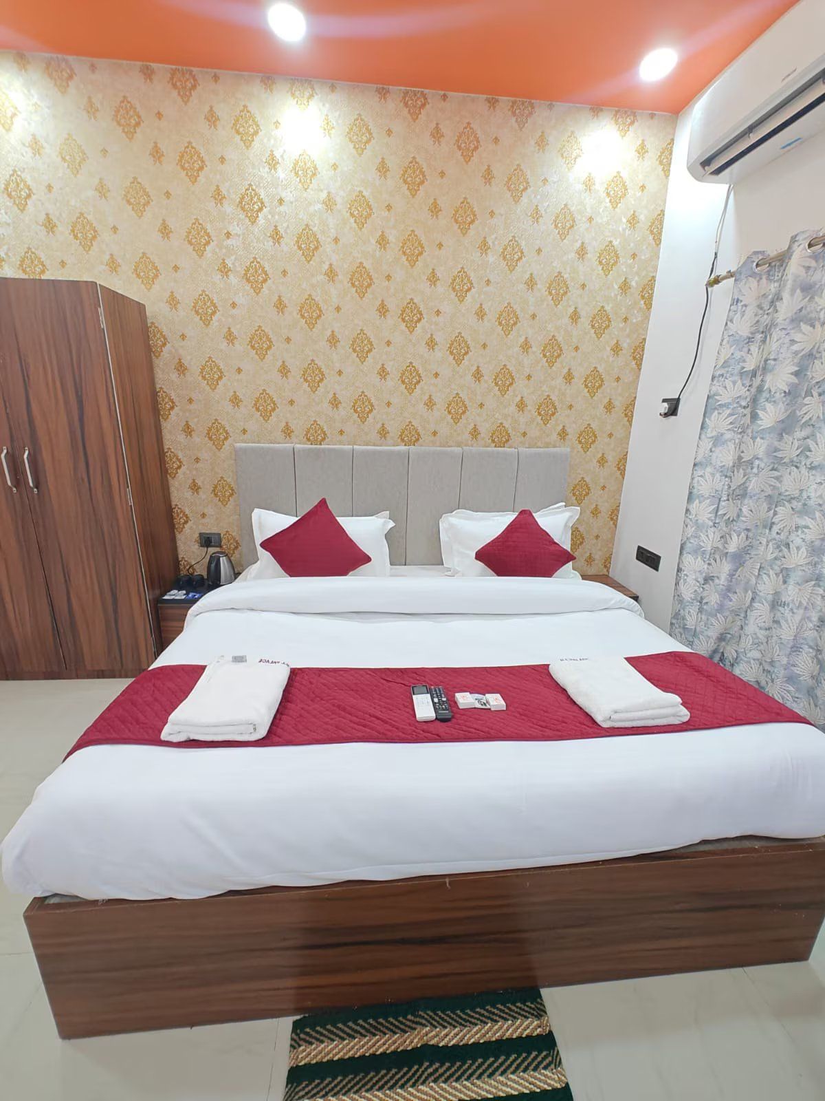 Deluxe Family Room with Air Conditioning