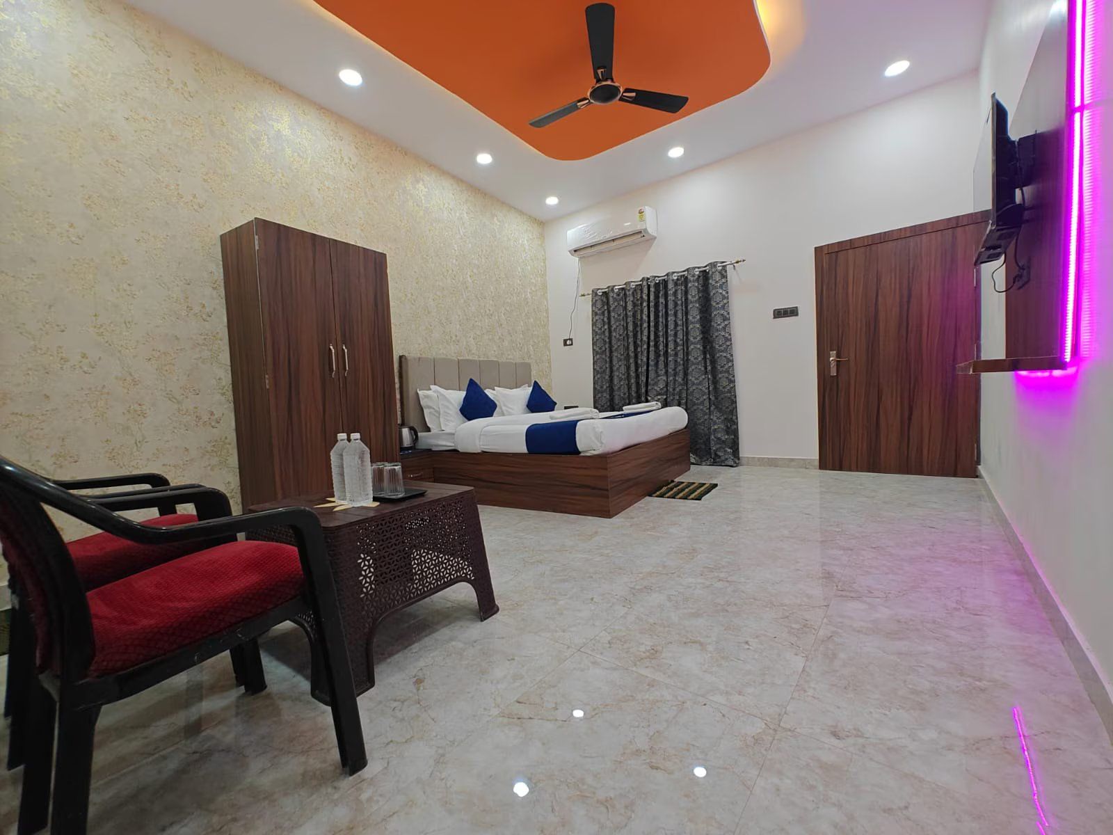 Hotel The R L Palace by Ramansh Deluxe Ac Room With Free Wi-fi 7