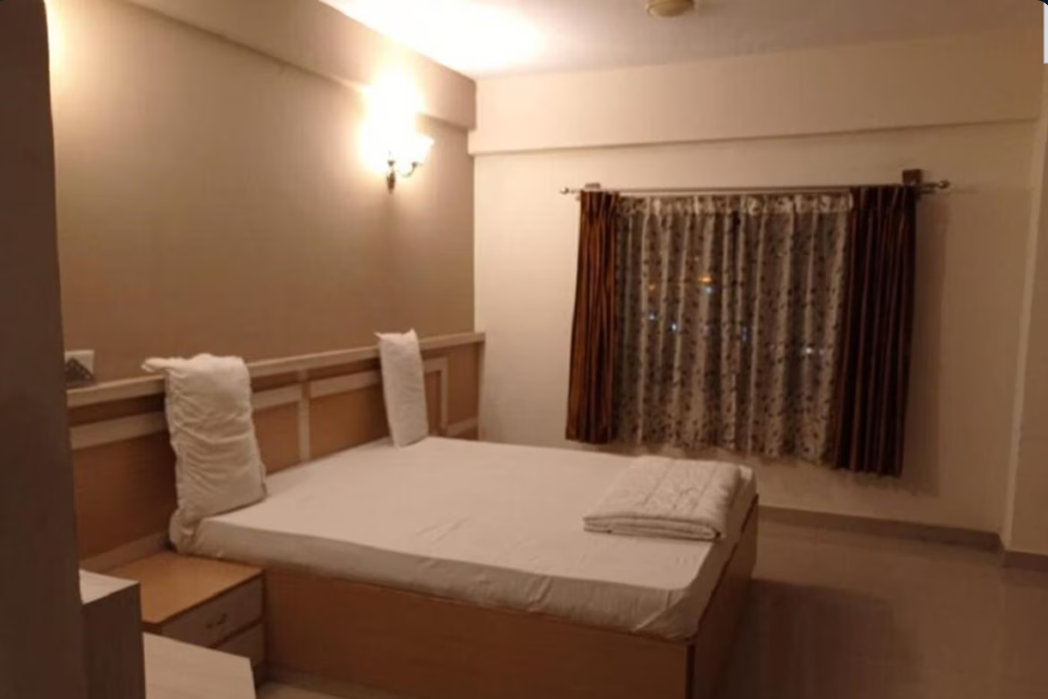 SRI NIDHI HOTEL Double Bed Room Non AC 2