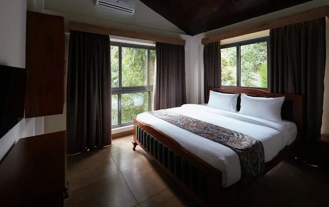 By The Lake Resort Single Bedroom 3