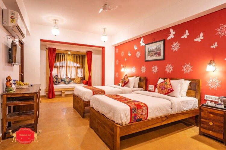 HOTEL GOLDEN LEGACY Superior Twin Room 3