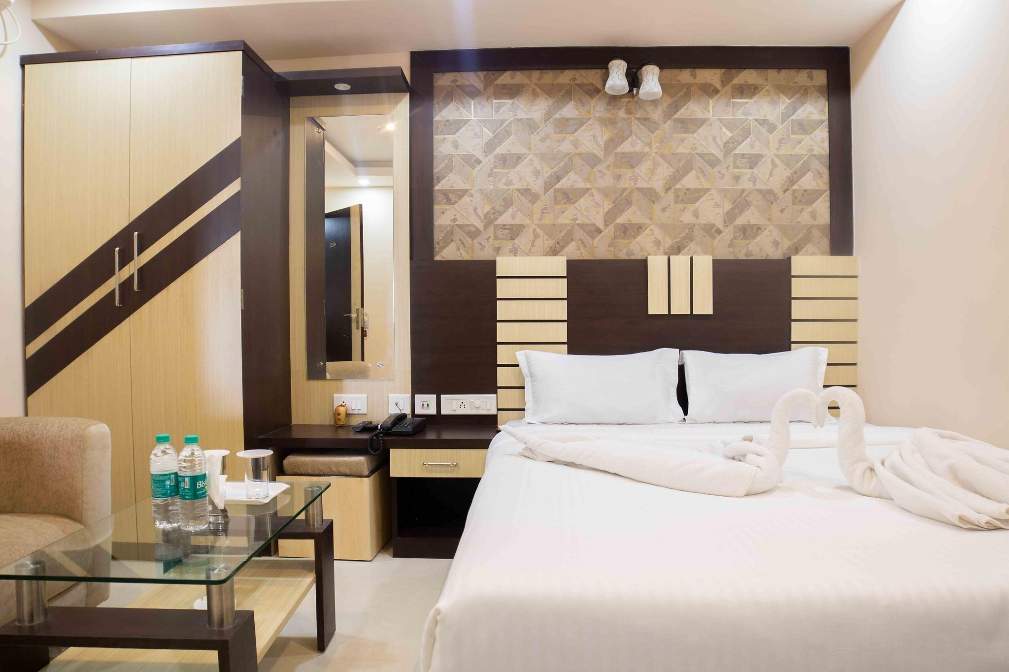 Jack Paul Residency  KING SUITE 2