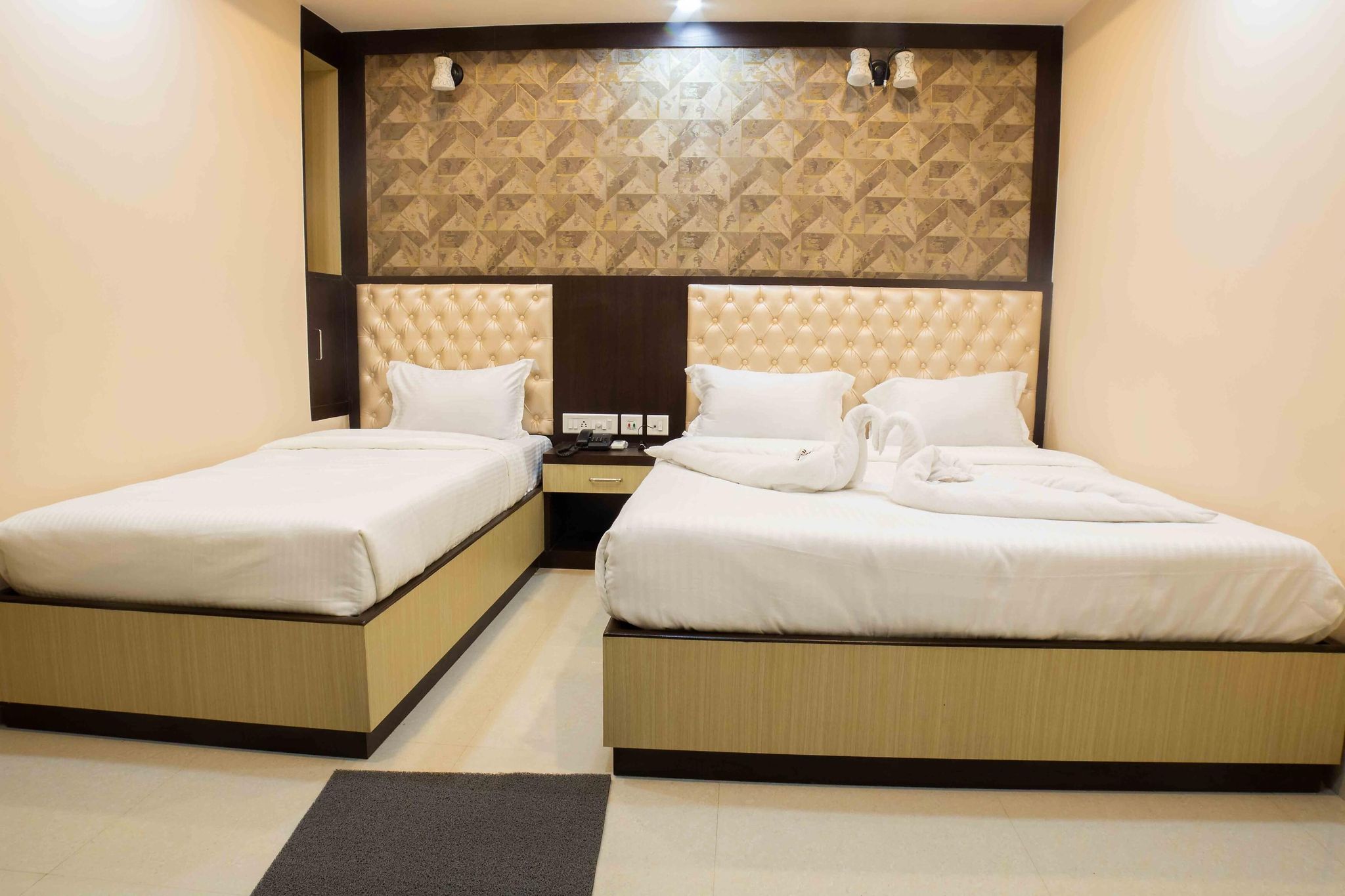 Jack Paul Residency  KING SUITE 3