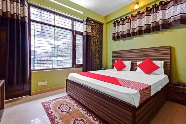Deluxe Double Bed Room With Balcony Mountain View