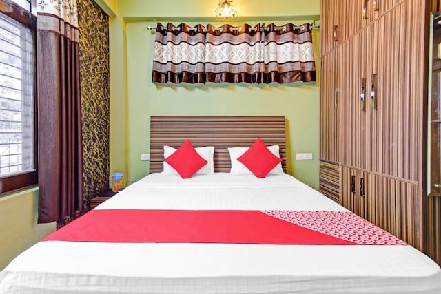 Deluxe Double Bed Room With Balcony Mountain View