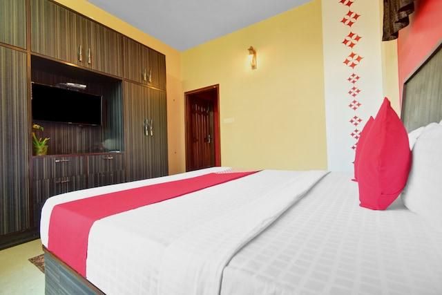 Nirvana Rooms Standard Double Bed Room  3