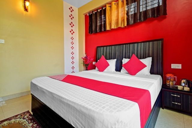 Deluxe Double Bed Room With Balcony Mountain View