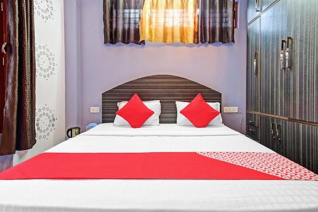 Nirvana Rooms Standard Double Bed Room  2