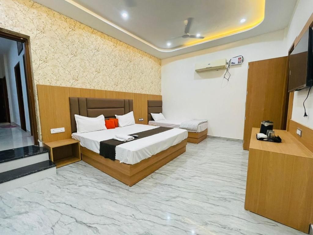 Triple Bed AC Room with Window & Parking