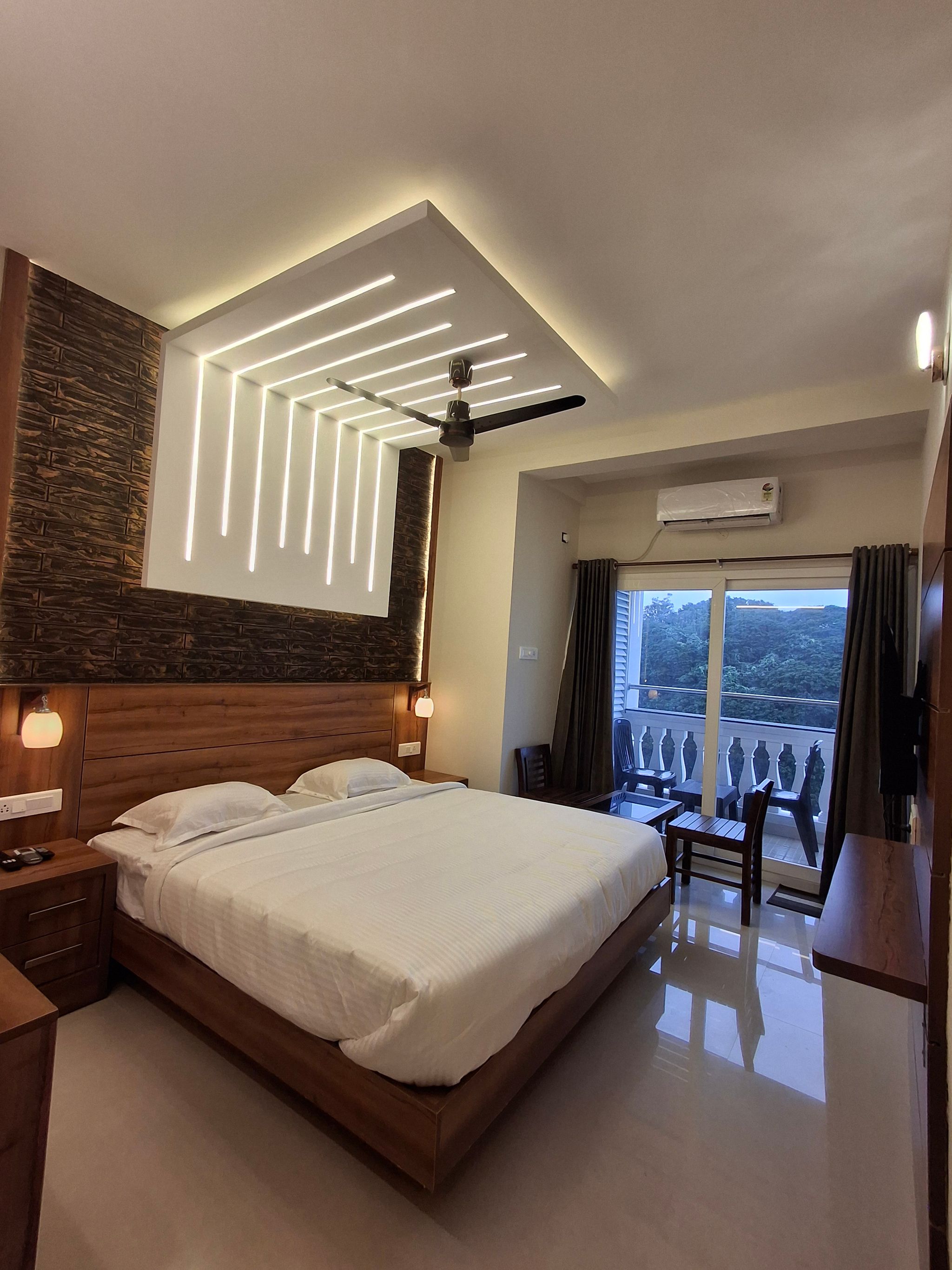 Dew River Castle - Apartment Hotel Deluxe AC Room 5