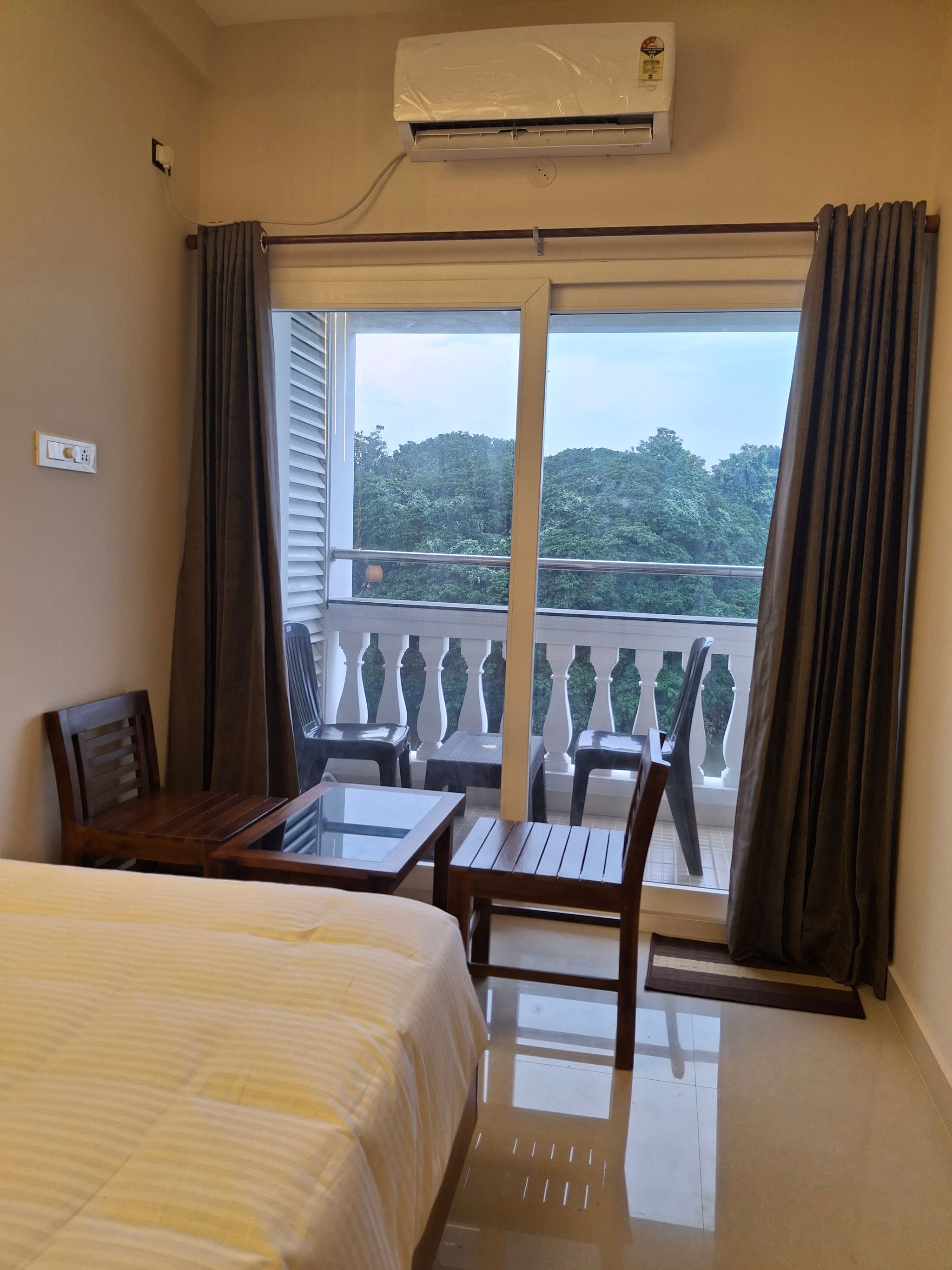 Dew River Castle - Apartment Hotel Deluxe AC Room 10