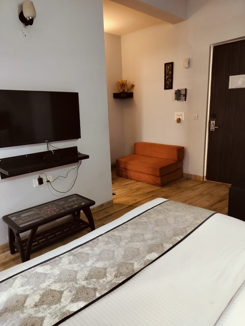 Super Deluxe Double Bed Room  AC