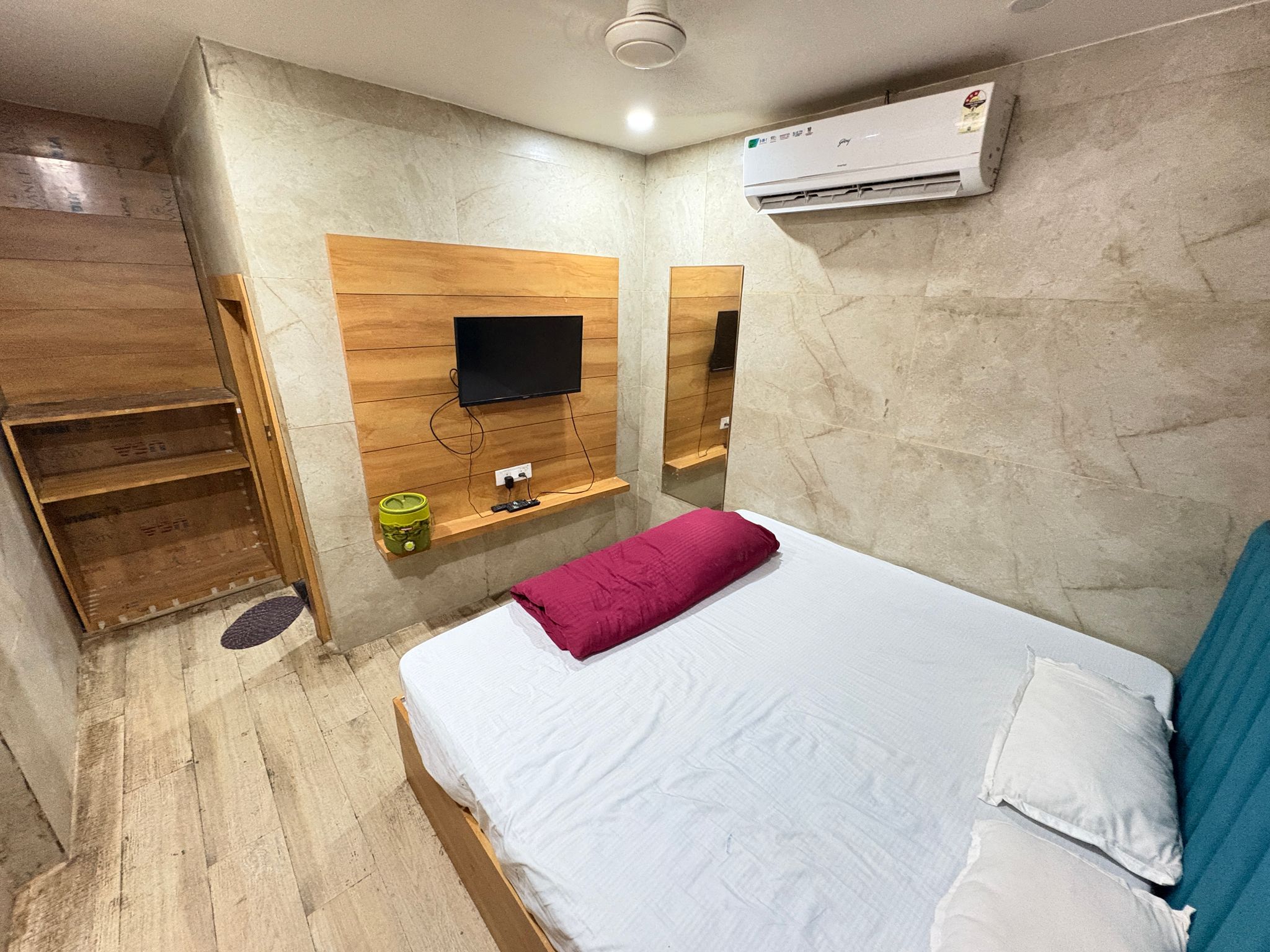  Deluxe Double Bed Room Non AC