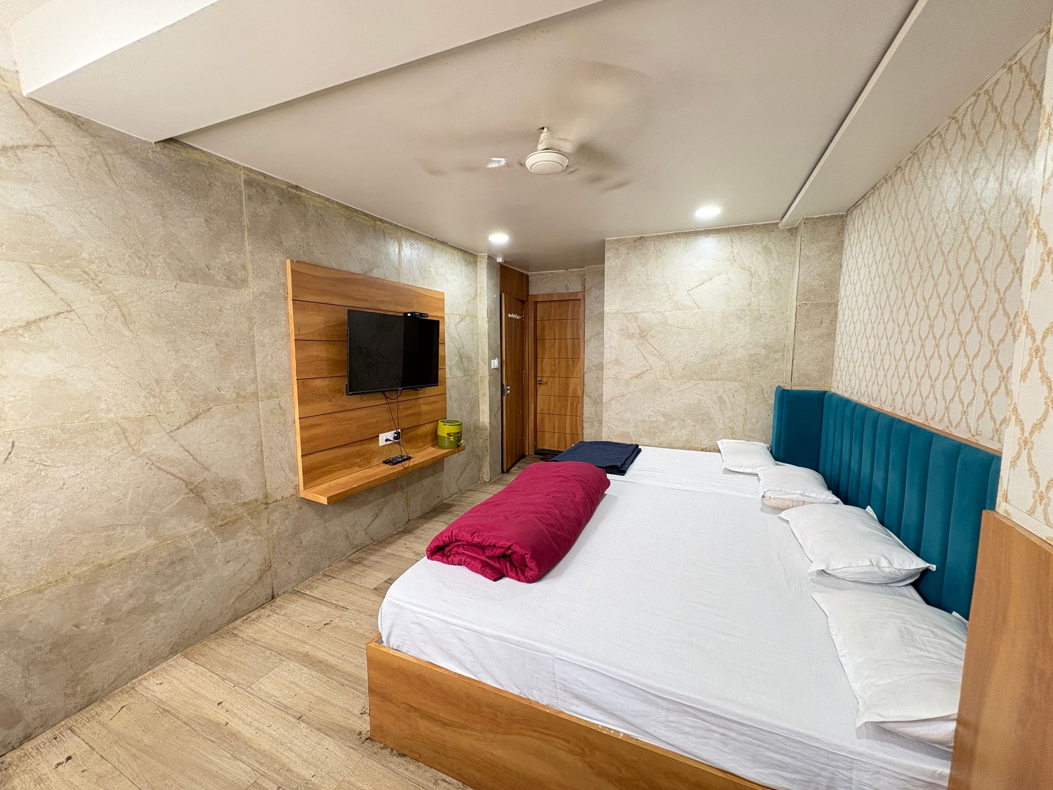 Deluxe Four Bed Room AC