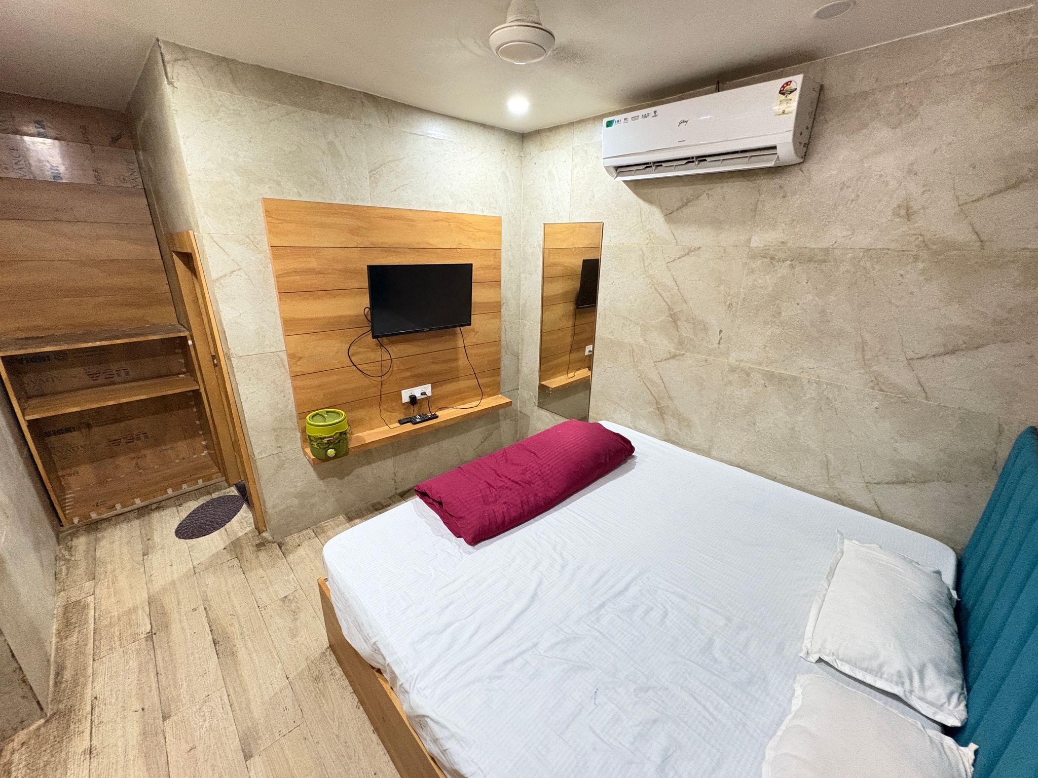 Deluxe Double Bed Room AC