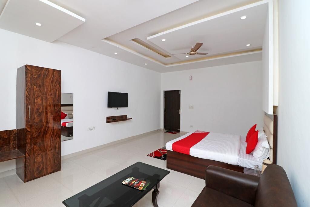  Hotel Jammu airlines Deluxe Room(Opposite to Jammu Airport) 17