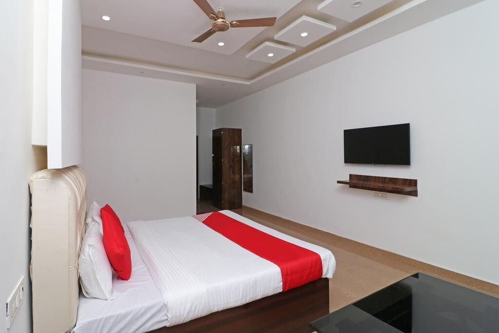  Hotel Jammu airlines Deluxe Room(Opposite to Jammu Airport) 10