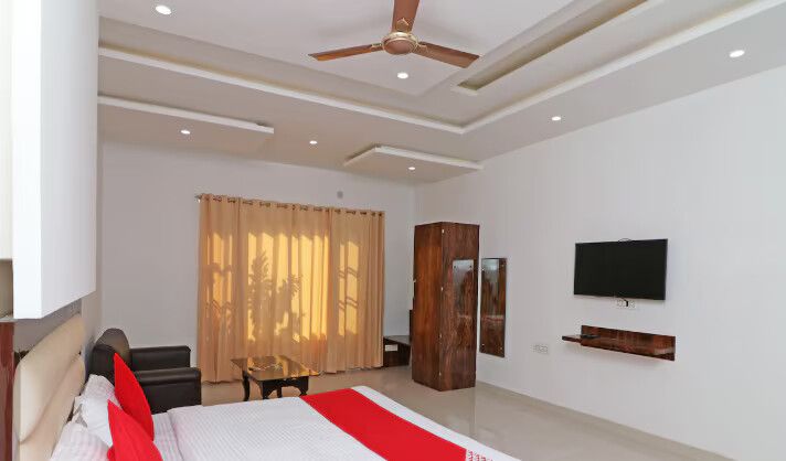  Hotel Jammu airlines Deluxe Room(Opposite to Jammu Airport) 16