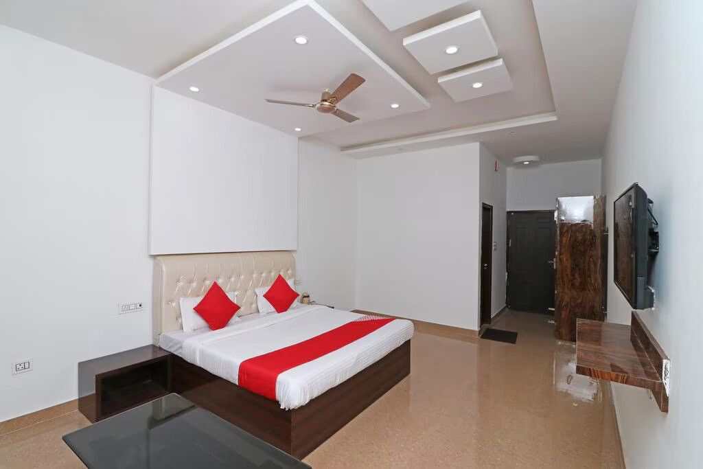  Hotel Jammu airlines Deluxe Room(Opposite to Jammu Airport) 13
