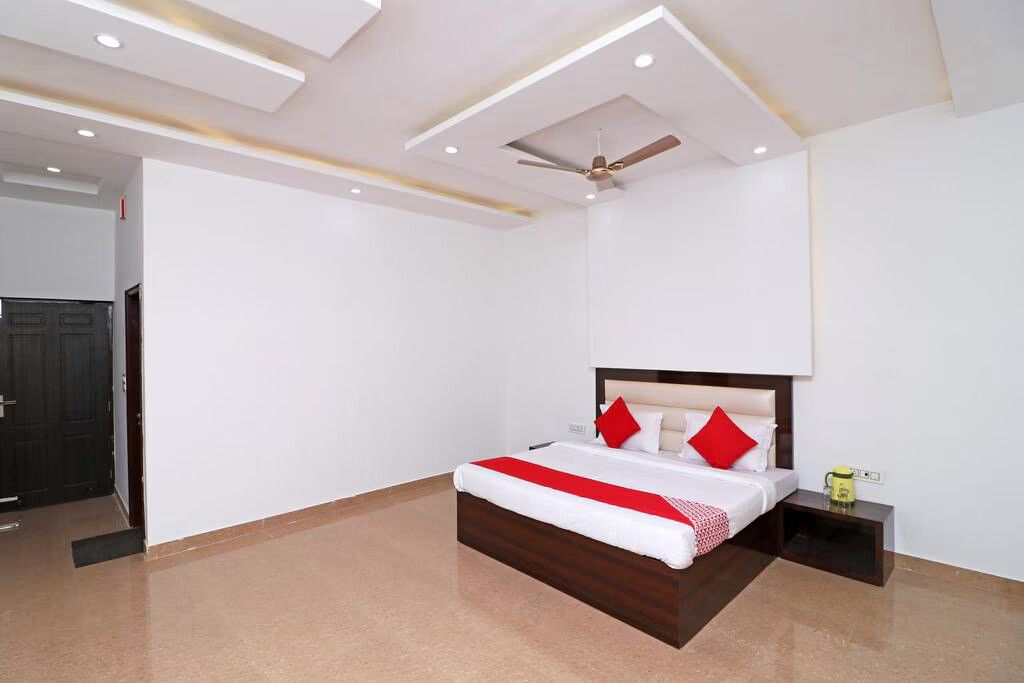  Hotel Jammu airlines Deluxe Room(Opposite to Jammu Airport) 14