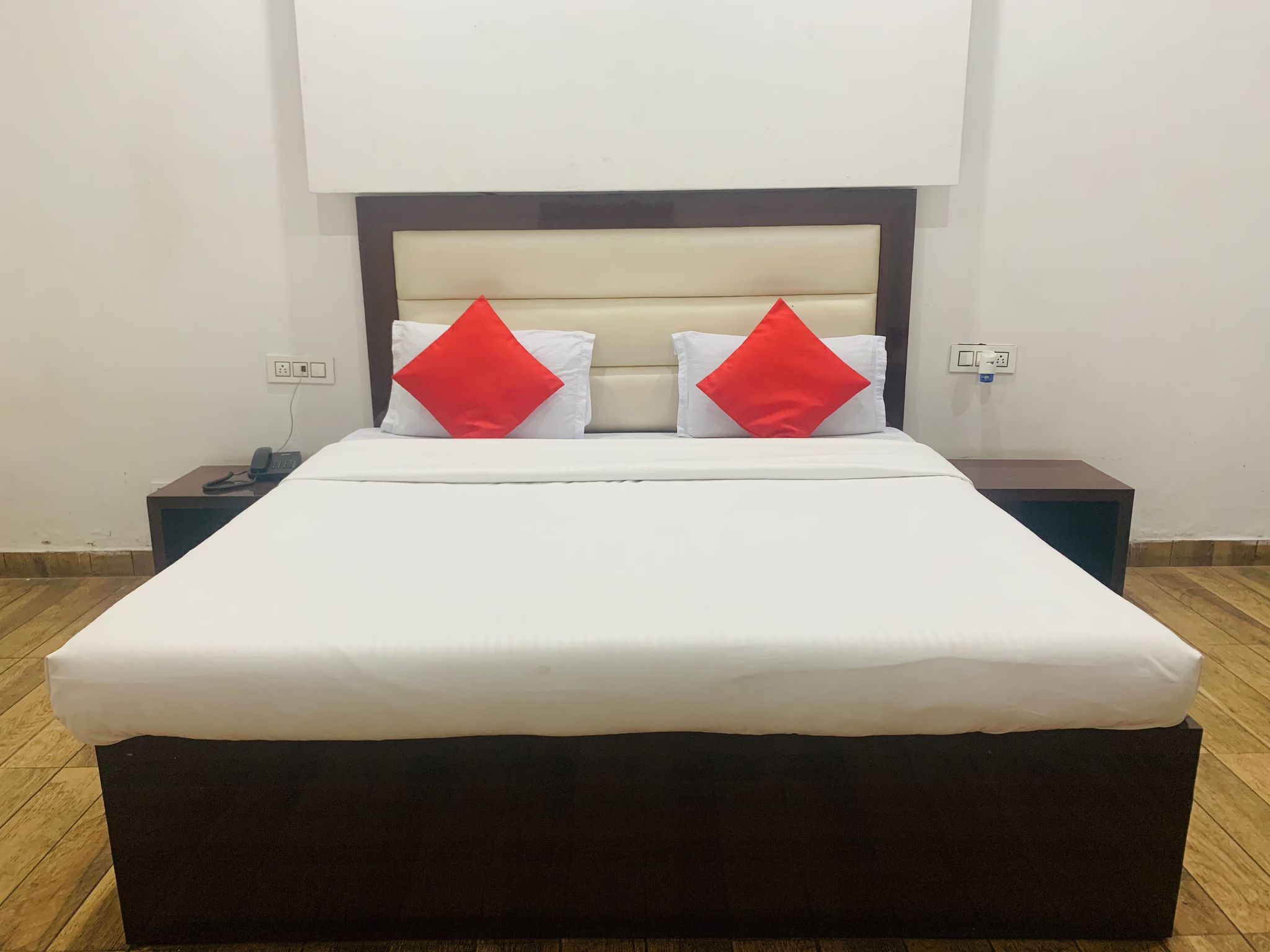  Hotel Jammu airlines Deluxe Room(Opposite to Jammu Airport) 12