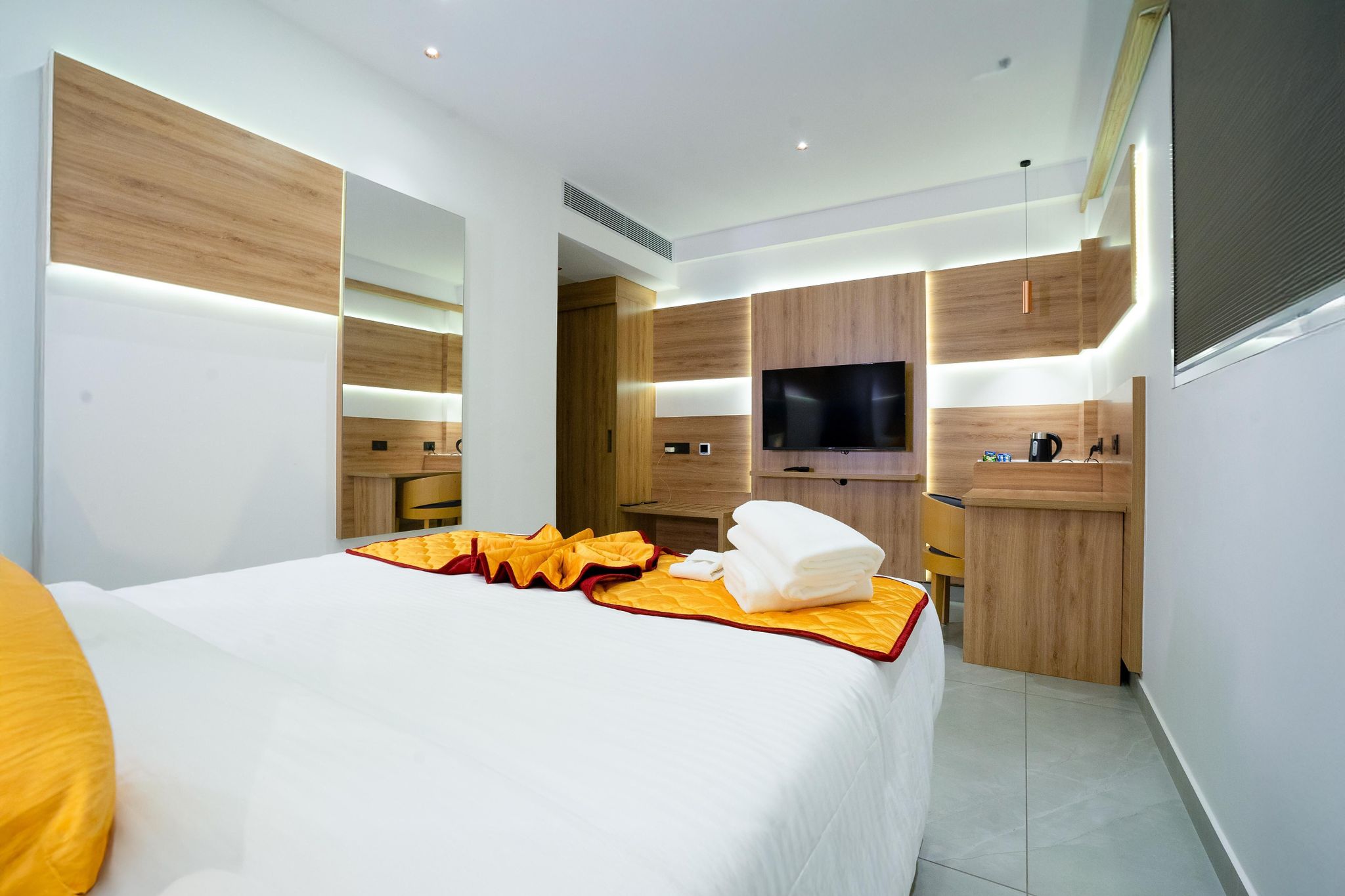 Cloud 11 Alleppey Deluxe Room 3