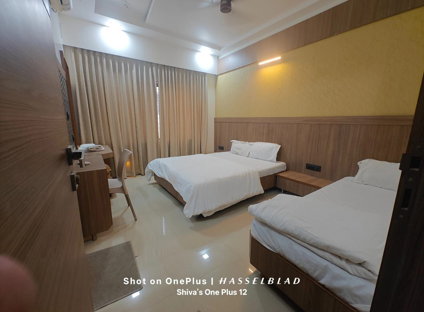Ambika Residency Triple Bed Ac Deluxe Room 2