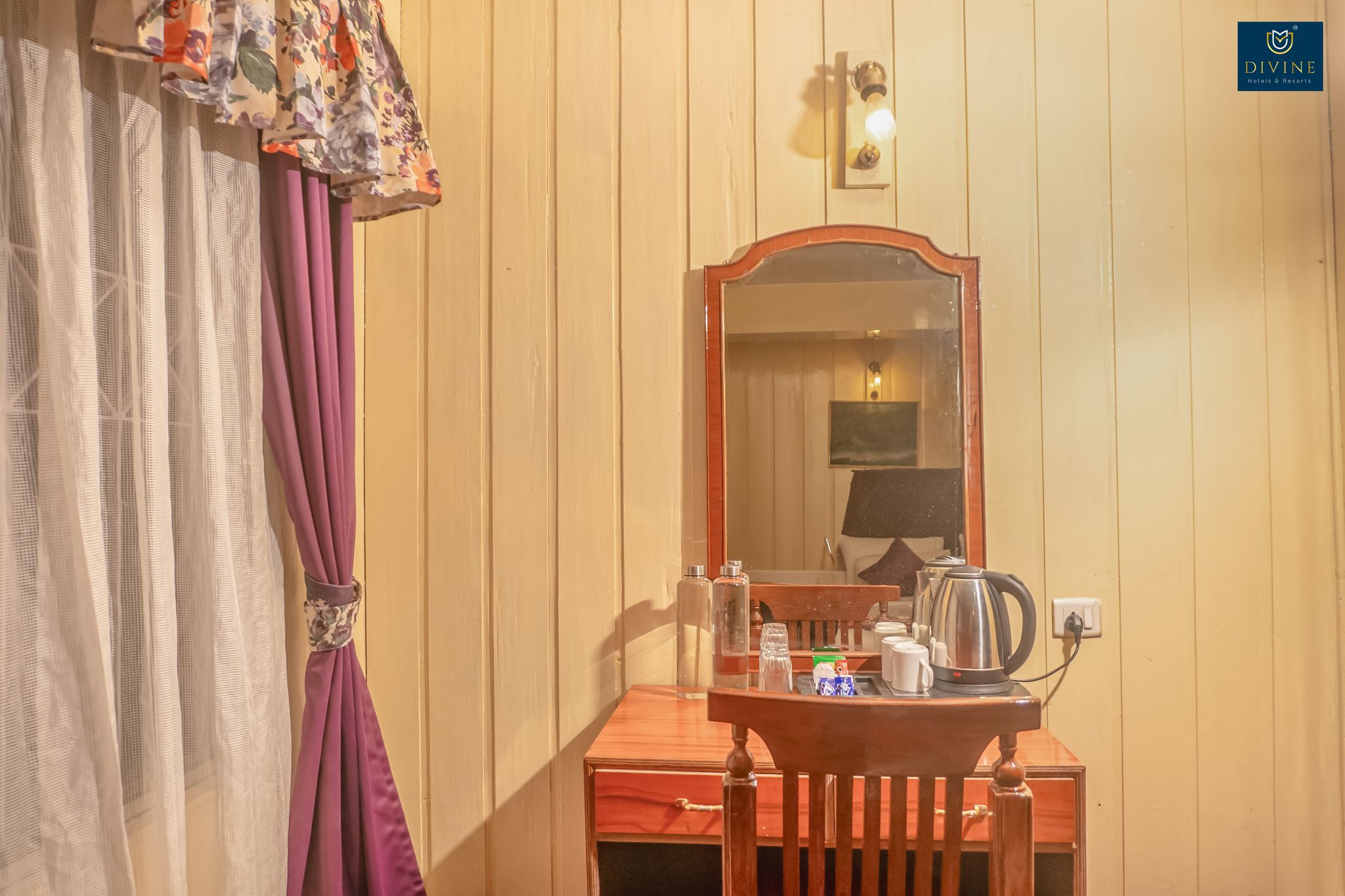 Divine Himalayan Resort - 400 Mts from Mall Road Deluxe Rooms 7