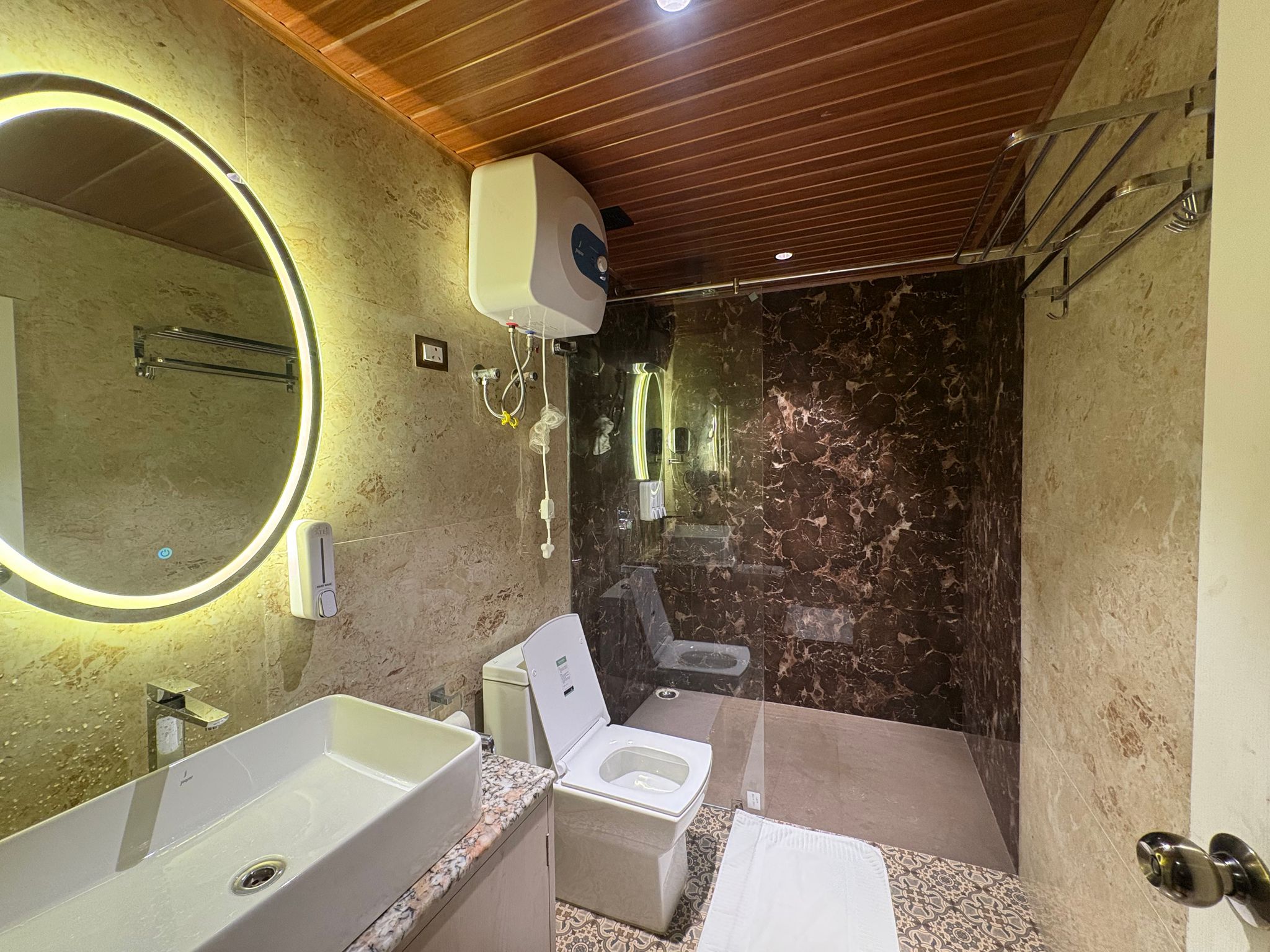 Echo Hotel and Spa by Tej Hotels and Resorts Luxury Sunrise View Room 12